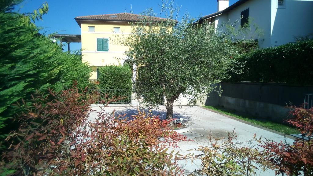 Апартаменти Casa Vacanze I Borghi Salionze Екстер'єр фото